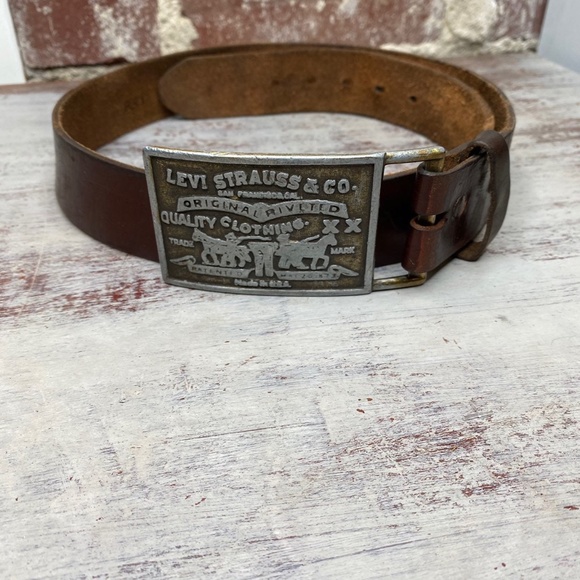 levis belt buckle